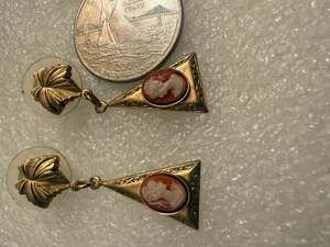 Vintage Gold Tone Triangle Cameo Dangle Earrings